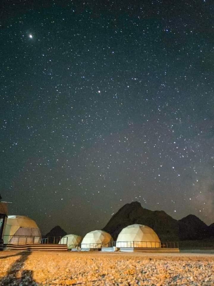 Sami Al Muzna Rum Camp Wadi Rum Exterior foto